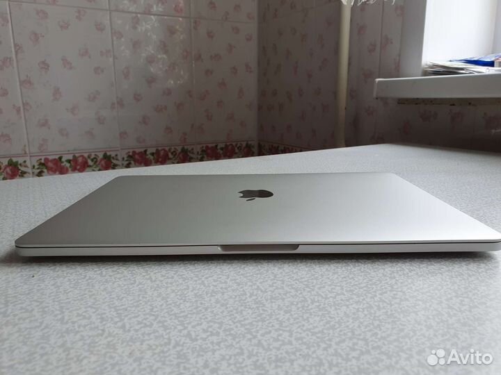 Macbook pro 13 2017 512 gb touch bar 4 thbolt