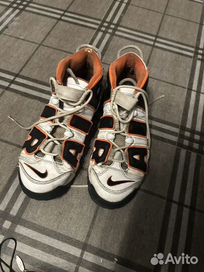 Nike air more uptempo