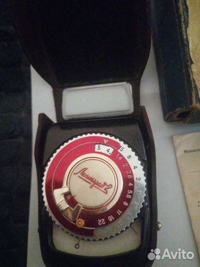 Фотоэлектрический экспонометр Ленинград 2