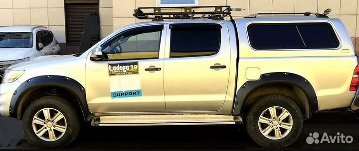 Расширители колесных арок на Тойота Хайлюкс