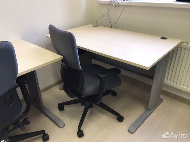Компьютерные столы 120х70, кресла Steelcase