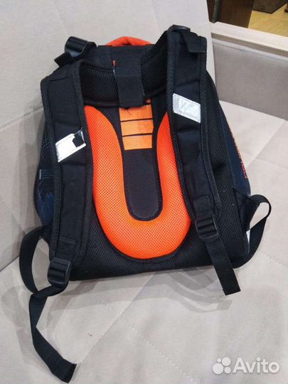 Рюкзак школьный