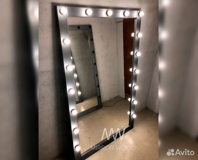 Зеркало большое в раме с подсветкой