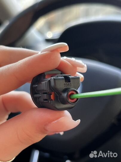 Разъем на датчик давления масла Toyota