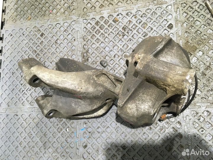 Опора двигателя + кронштейн левый (Audi Q5)