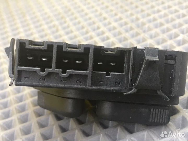 Пульт сидения передний левый Mercedes-Benz C-Class