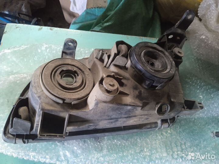 Фары на toyota ipsum10