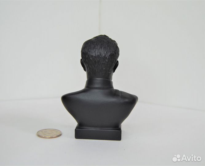 Бюст Ворошилов К. Е. чугун