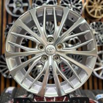Литые диски 4Racing 8×R18 5×114.3