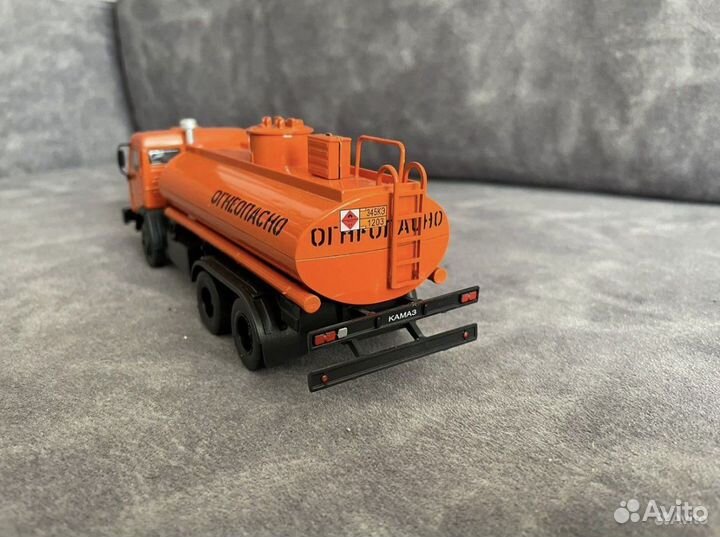 Модель камаз-бензовоз 1/43