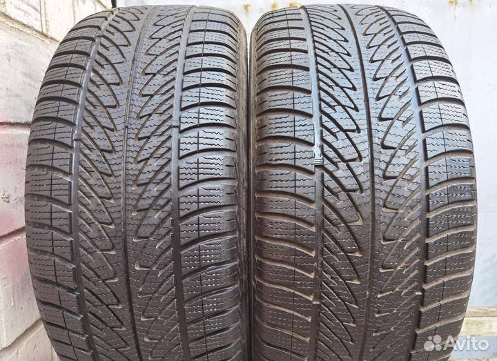 Goodyear UltraGrip 245/45 R17 99V