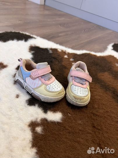 Кроссовки детские 22 размер