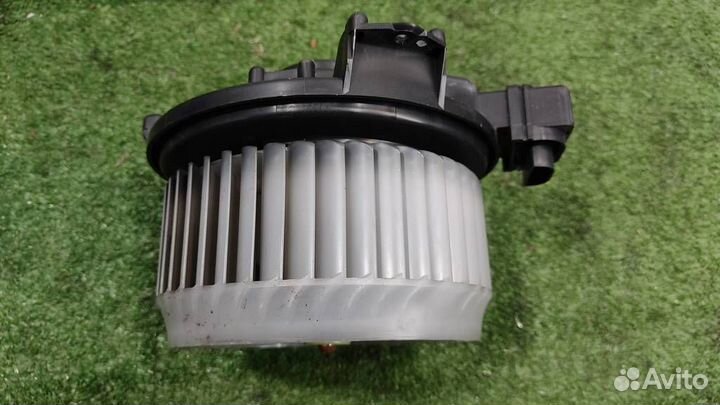 Моторчик печки Suzuki Swift 2008