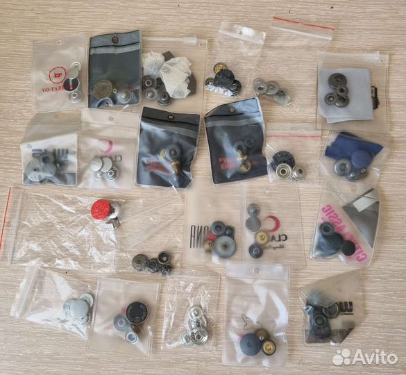 Наборы кнопок для одежды