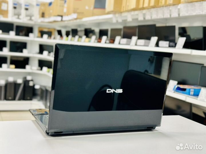 17.3 Ноутбук DNS / i5-3210M / SSD / GeForce 635M