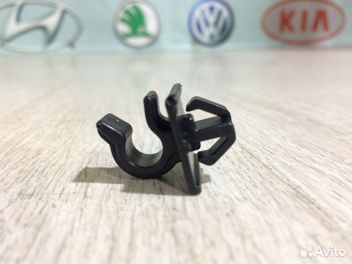 Крючок штанги капота Accent Verna Carens Pican