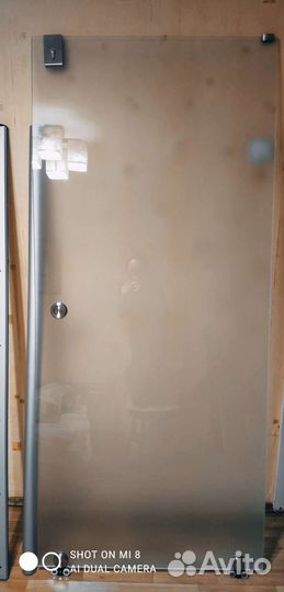 Дверь стеклянная