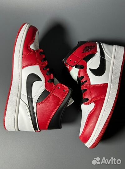 Кроссовки Air Jordan 1 Retro High OG Chicago Люкс