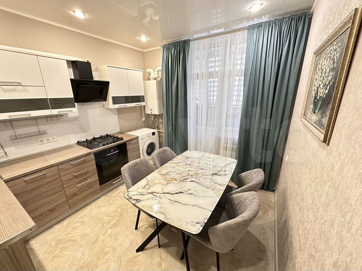 2-к. квартира, 60 м², 4/18 эт.