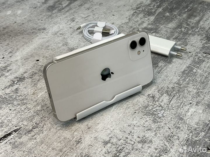 iPhone 12, 64 ГБ