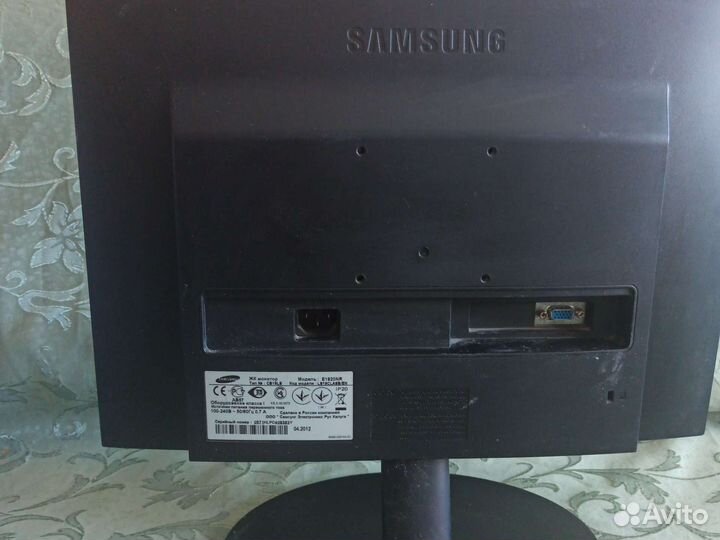 Монитор Samsung