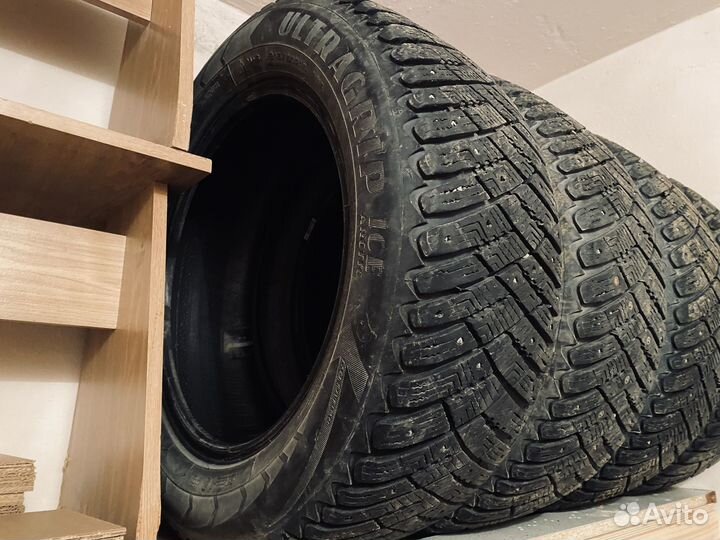 Goodyear Ultragrip Ice Arctic 215/60 R16 99T