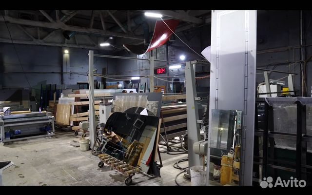 Распашные стеклянные двери