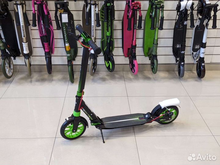 Самокат city Scooter Disk Черно Зеленый