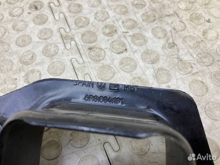 Кронштейн усилителя передний левый Volkswagen Polo