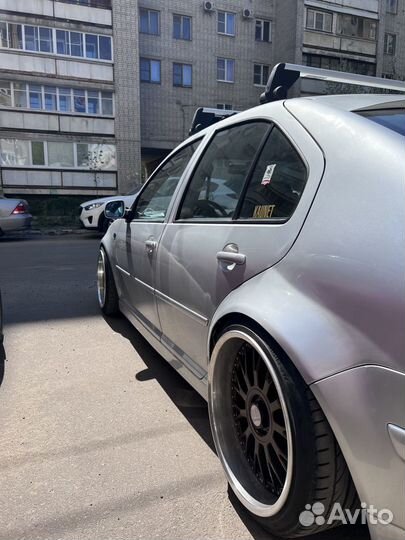 Накладки на пороги Volkswagen Bora Jetta 4 Golf 4