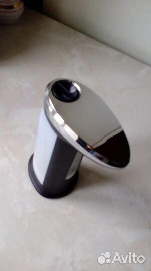 Безконтактный дозатор жидкого мыла для рук