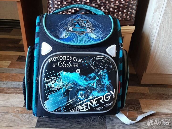 Рюкзак школьный