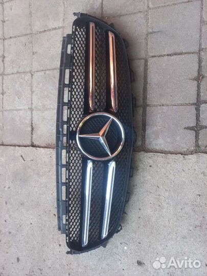 Решетка радиатора mercedes