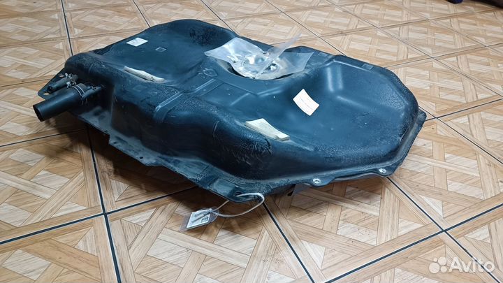 Бензобак BJ седан б/у Familia