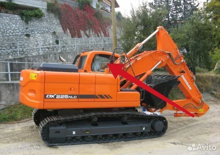 Стекло лобовое кузовное на Doosan DX 190/225/300