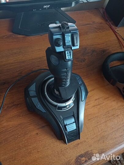 Джойстик Genius MetalStrike Pro