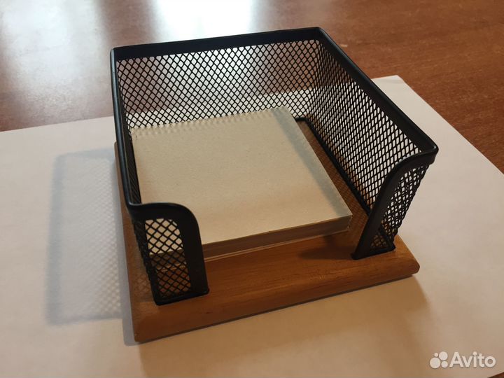Подставка для бумажного блока размером 10x10x5 см