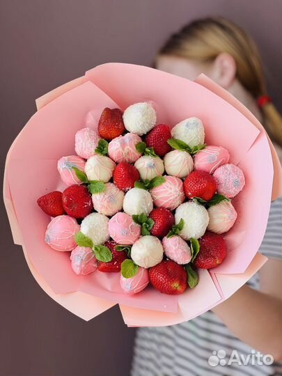 Подарки/съедобные букеты/мужские/клубника/цветы