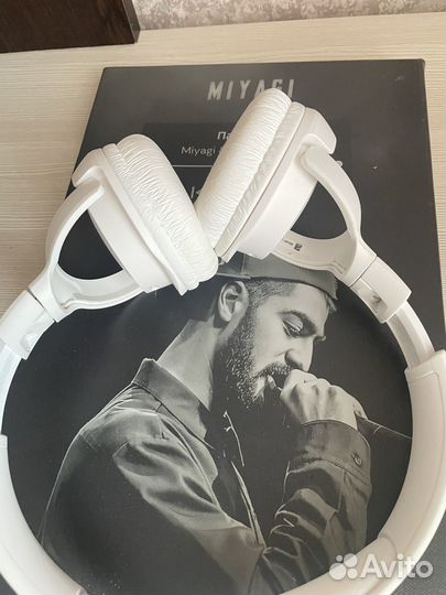 Беспроводные наушники jbl