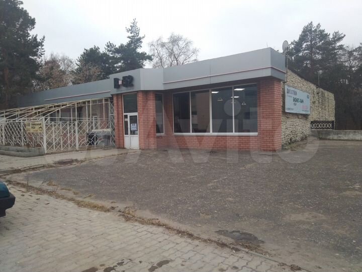 Доля 1/2 в здании свободного назначения, 364 м²