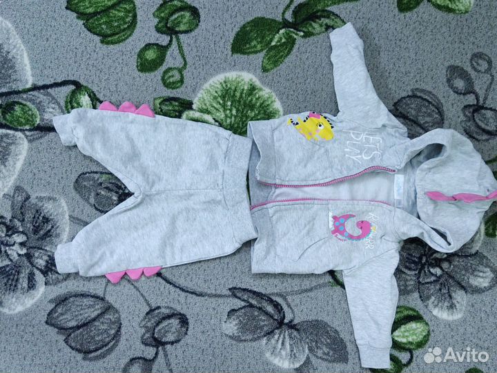 Детский костюм на 2-3 месяца отдам