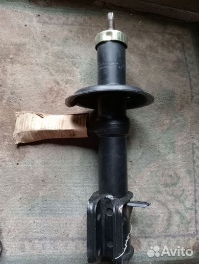 Стойка передняя правая на ваз-2108