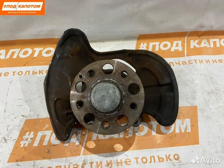 Кулак передний правый Mercedes-Benz C-Класс W204