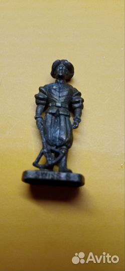 Металлические фигуры из Киндер сюрпризов