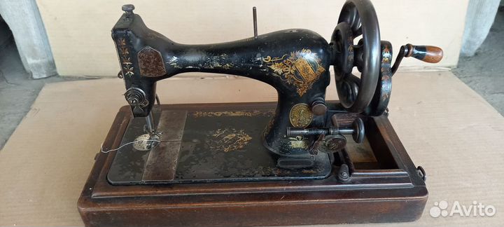Швейная машинка 