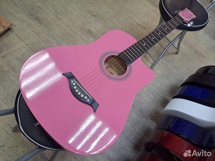 Гитара акустическая розовая