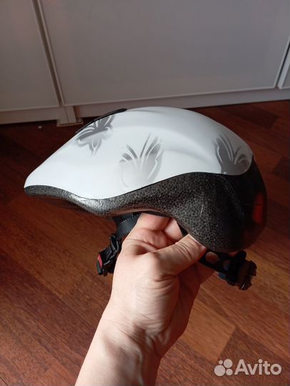 Шлем для роликов и велосипеда