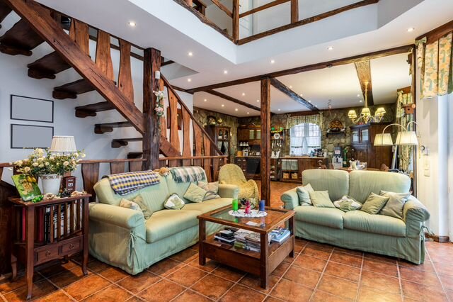 Коттедж 474 м² на участке 24 сот.