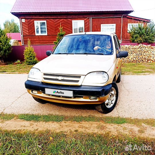 Chevrolet Niva, 2004
