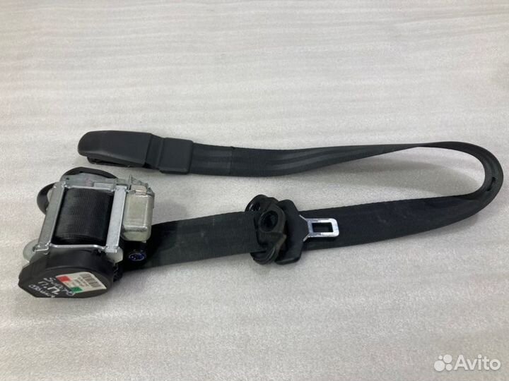 Ремень безопасности передний правый Skoda Superb